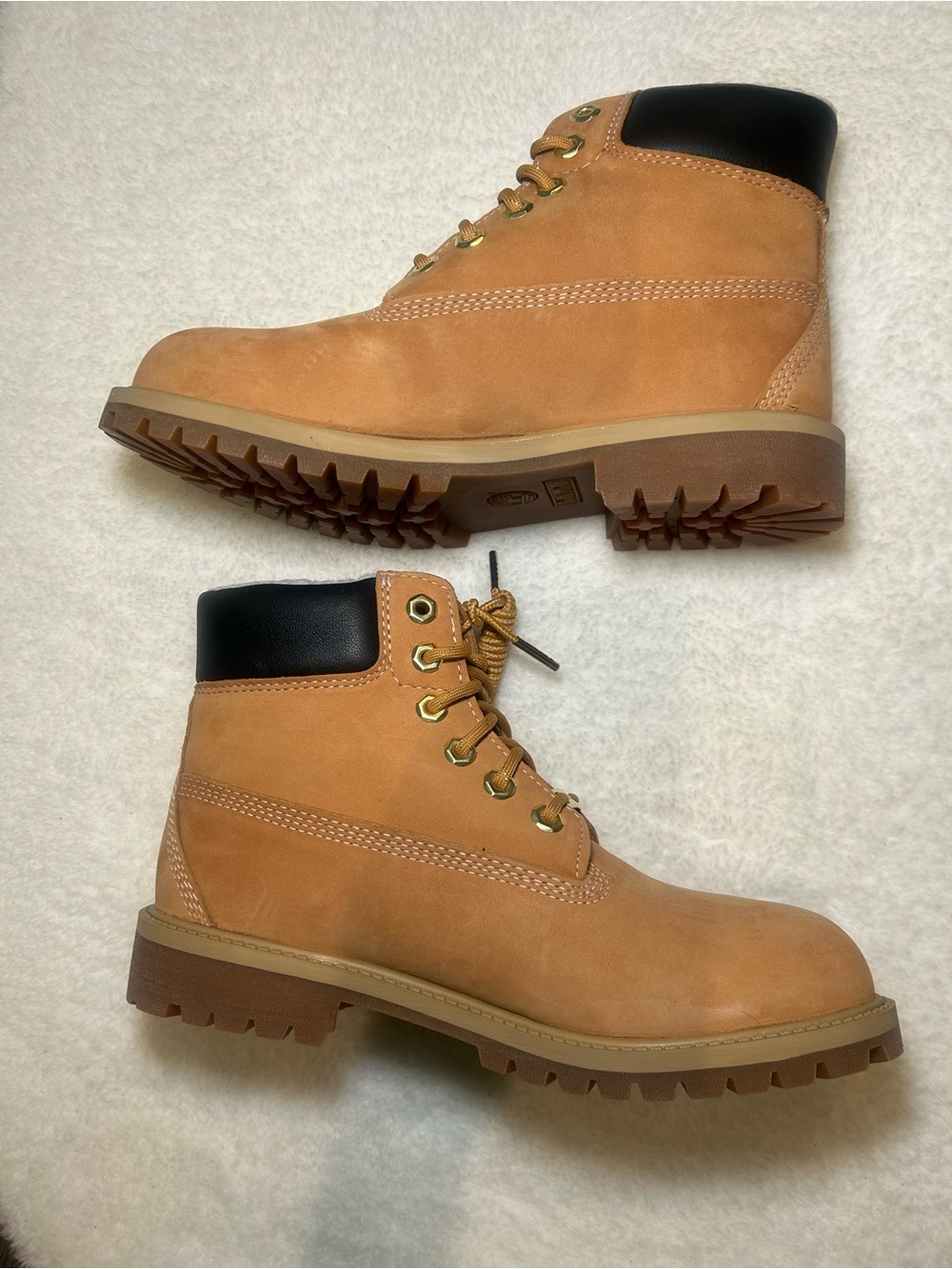 Timberland Wheat Boots - Picture 3 of 9